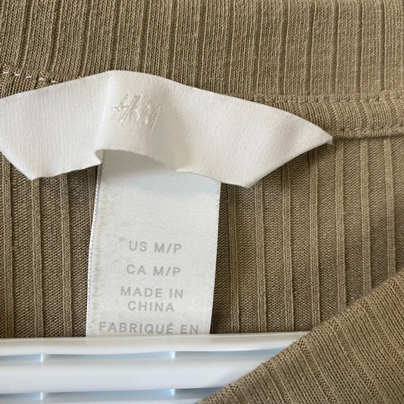 H&M Tan/Brown Textured T-shirt - Picture 2 of 2